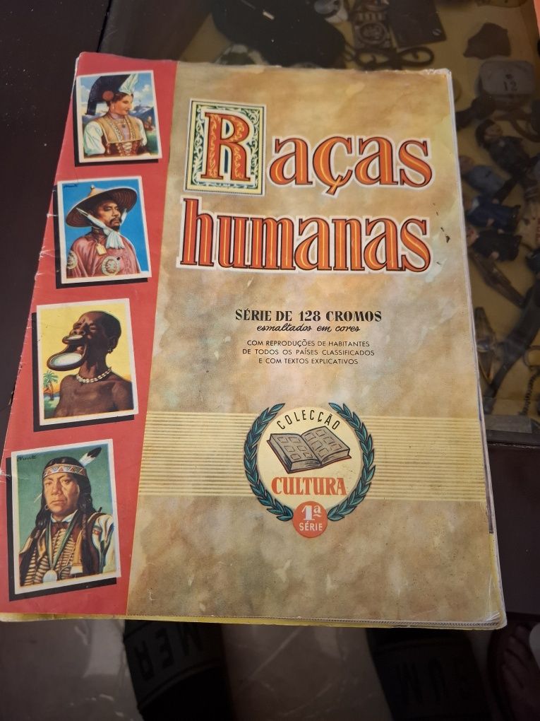 Caderneta raças humanas completa