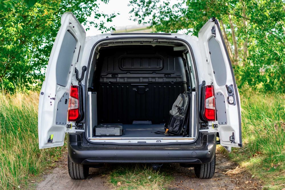 wynajem Volkswagen Caddy 2023, dostawczy 2 osobowy Toruń