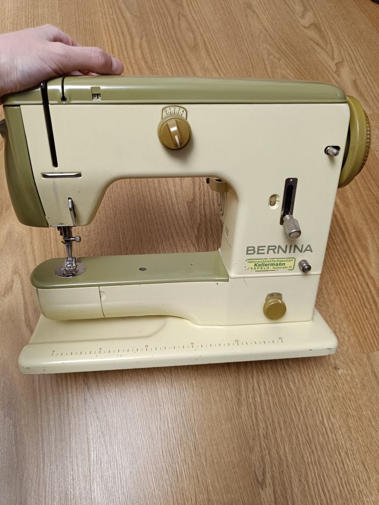 Швейная машинка BERNINA