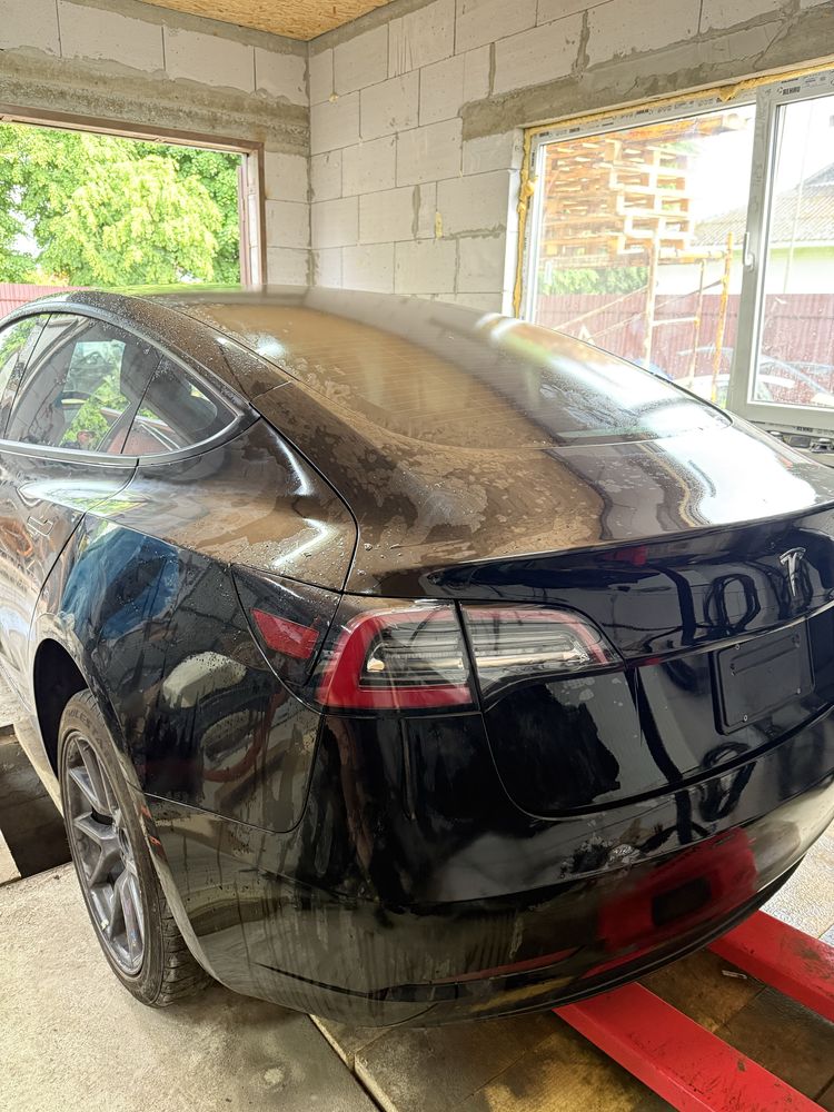 Ляда кришка багажника Тесла Tesla Model 3 модел чорний PBSB