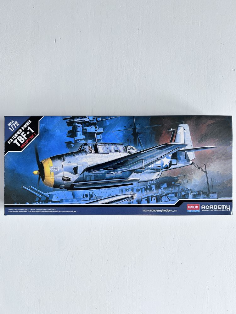 Academy 12452 samolot TBF-1 Avenger model 1/72
