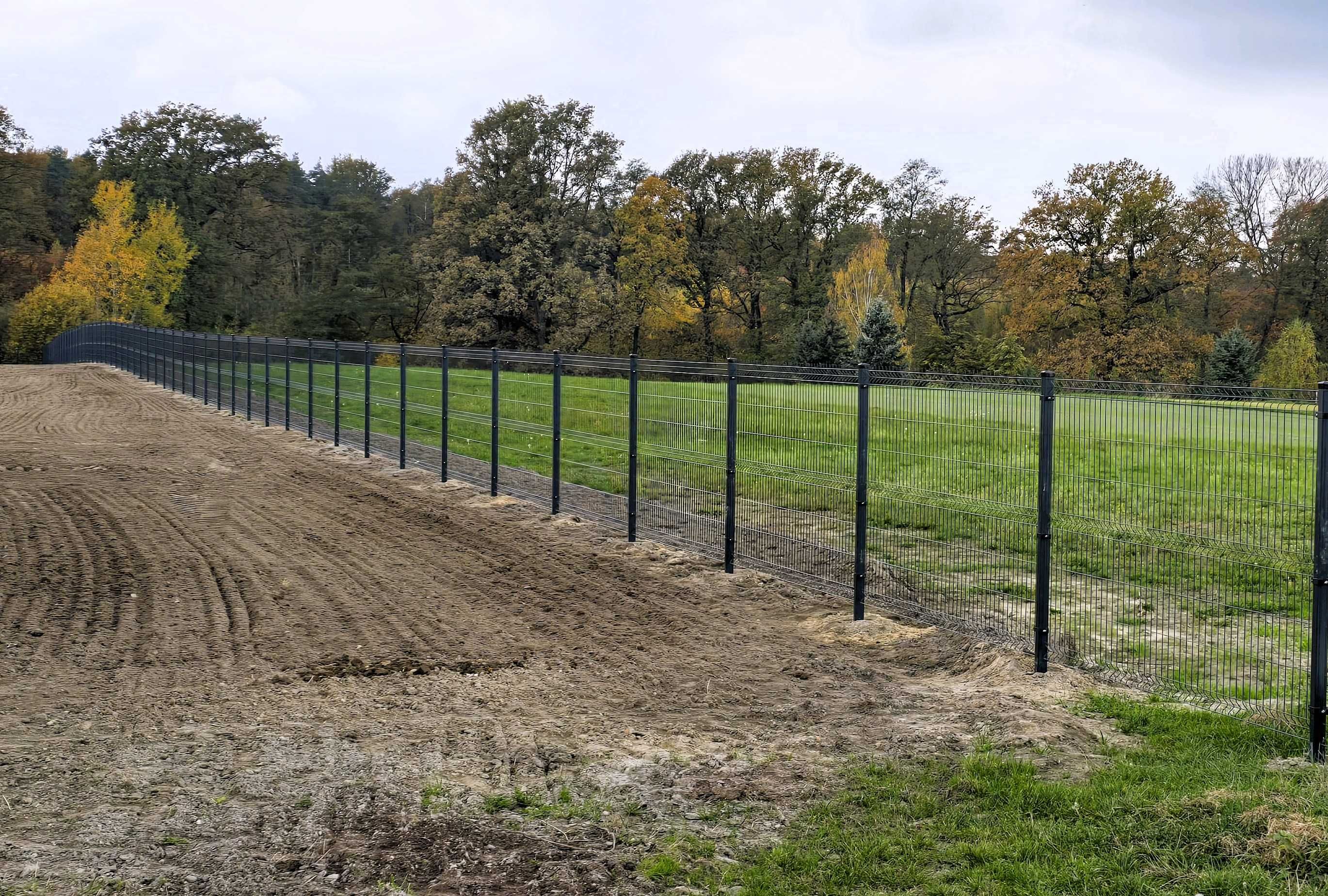 Kompletne ogrodzenie panelowe 153 fi4 Słupek podmurówka. Bramy Furtki