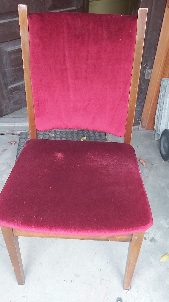 Krzesła  czerwony zamsz