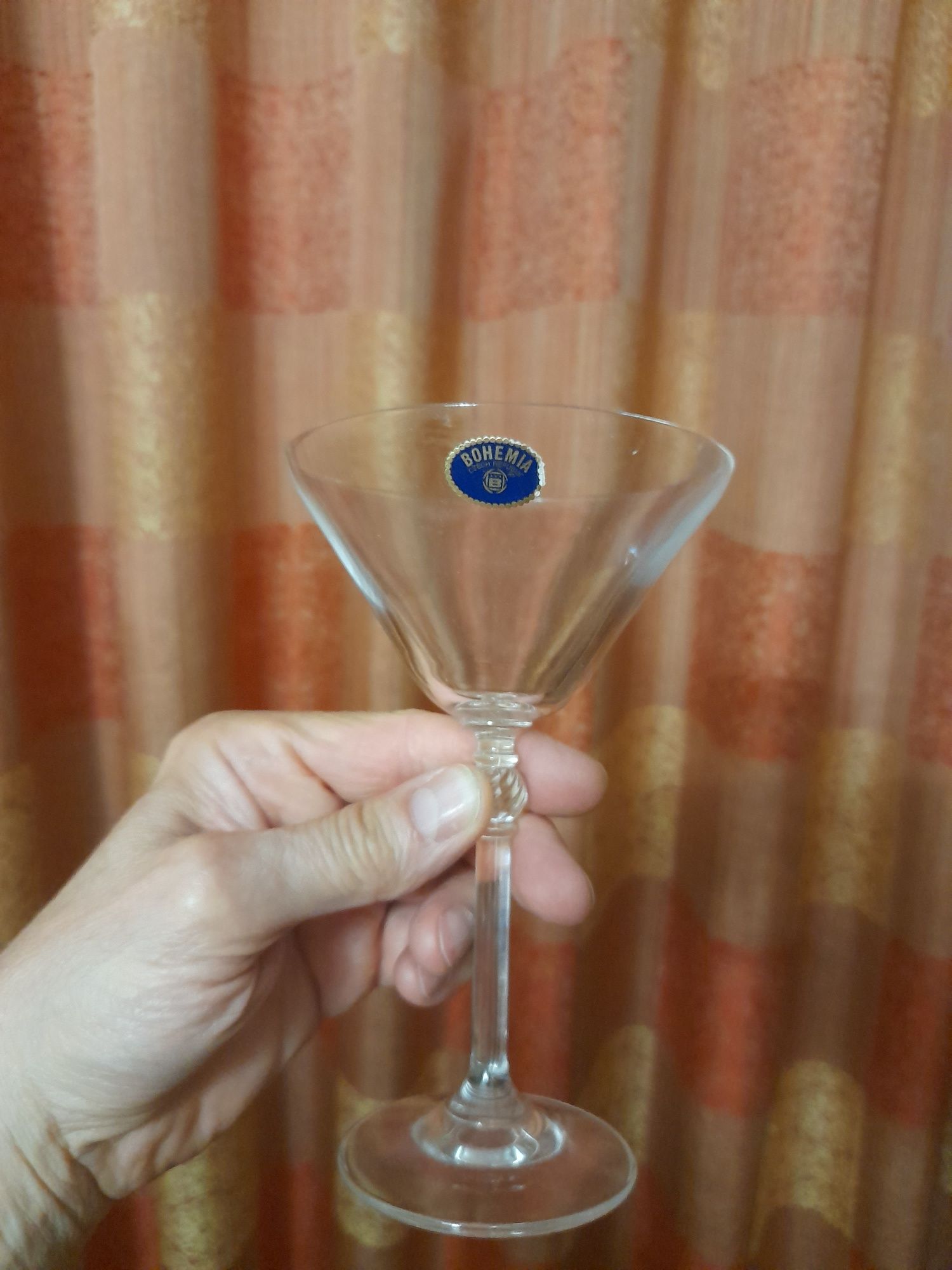 Любите МАРТИНИ?Не пейте Martini из кружки или стакана. Есть-бокалы!