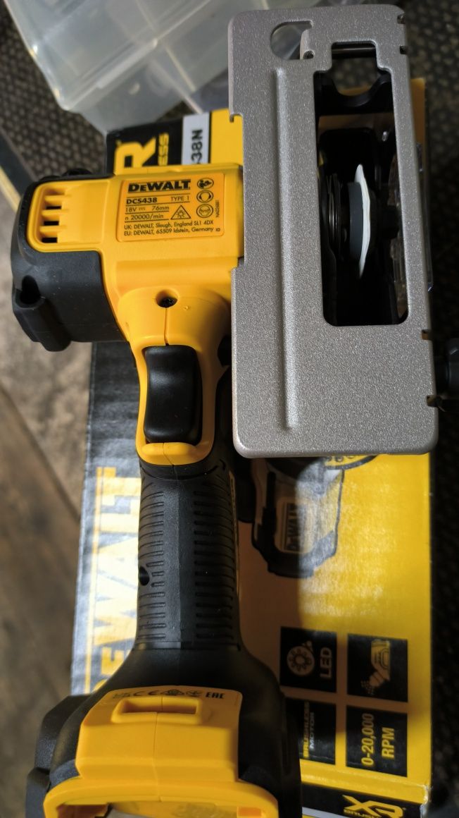 Piła tarczowa DeWalt DCS 438N