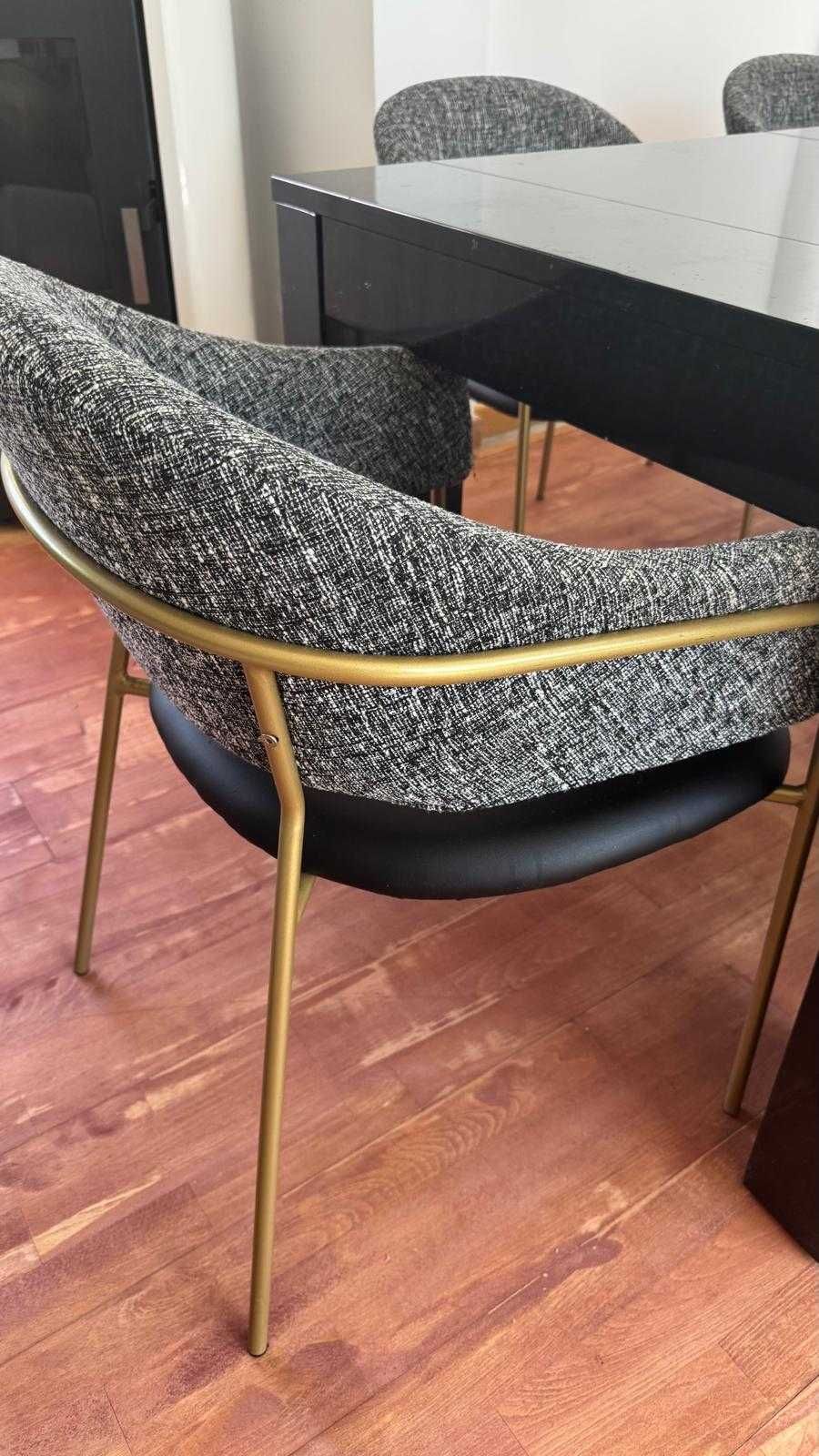 Mesa com 8 cadeiras