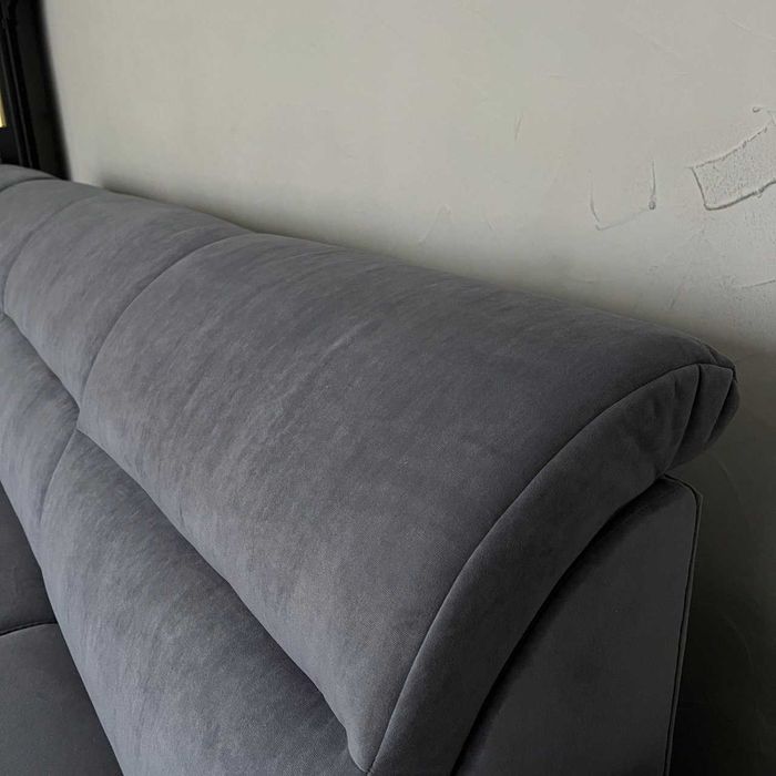 Великий новий диван «Бестселер»