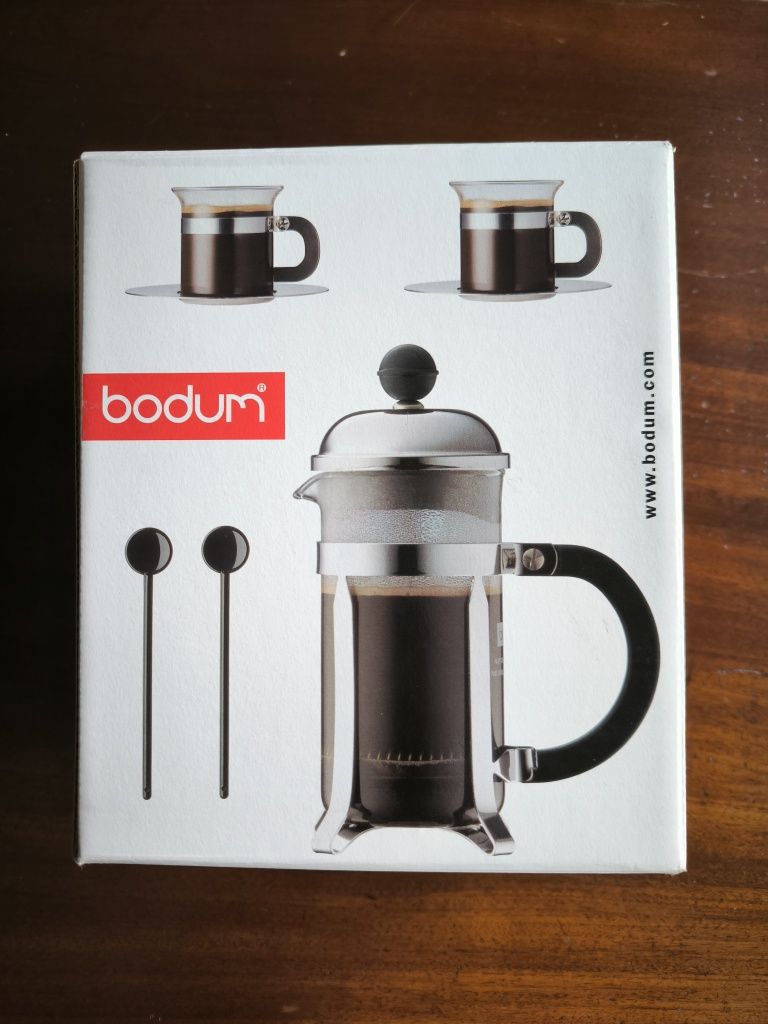 Cafeteira e duas chávenas Bodum (novo)