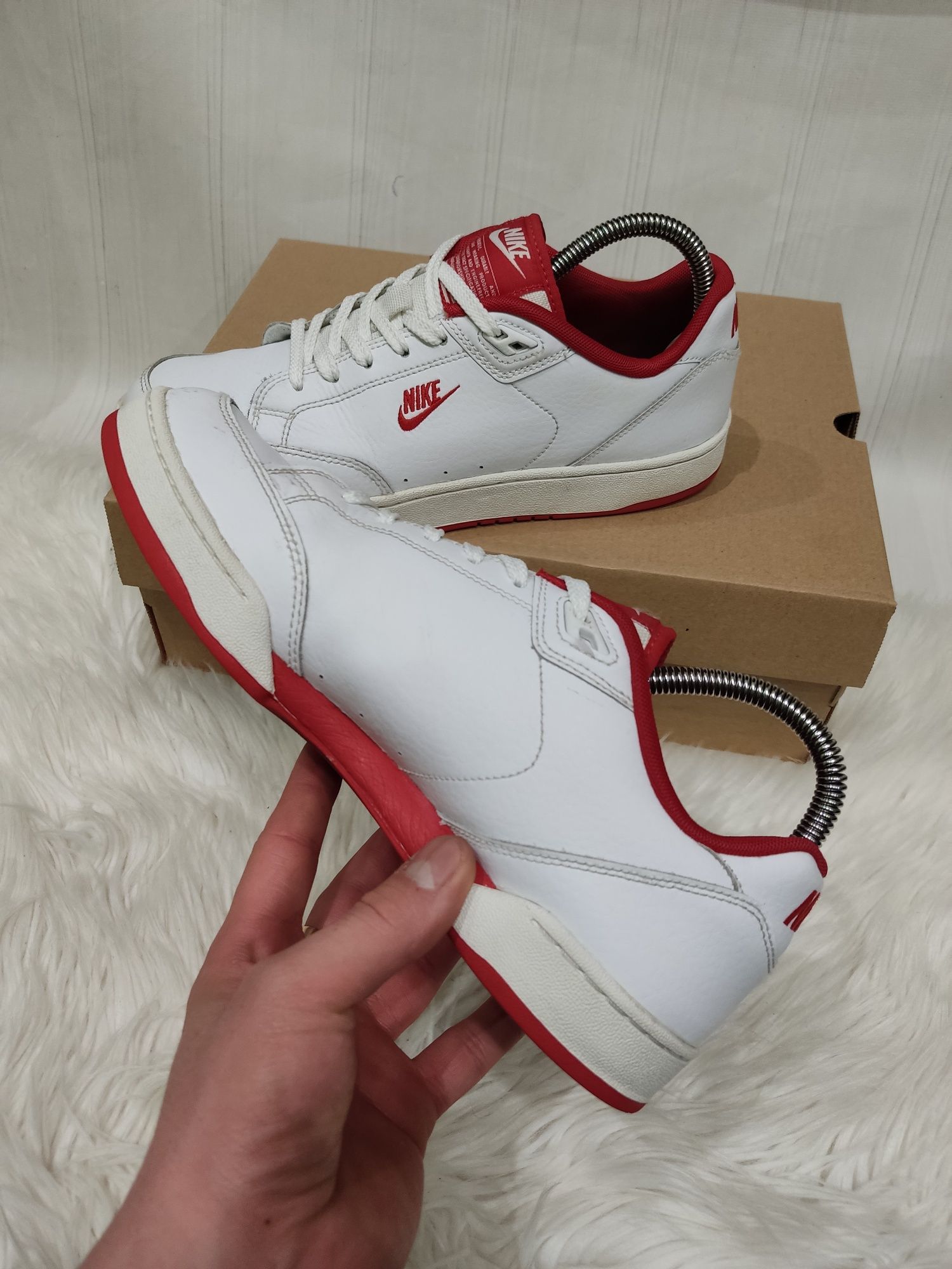 Кросівки Nike Grandstand Ii White/Red 43 розмір