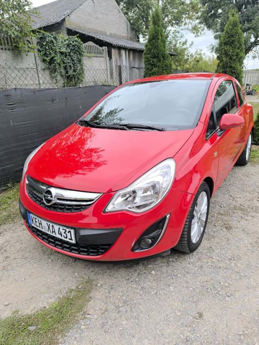 Opel Corsa 1.4 benzyna 2011