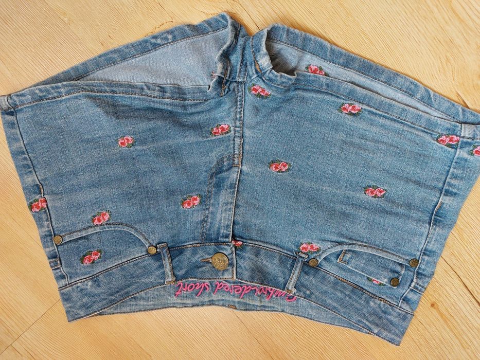 Szorty jeans w różyczki r.38