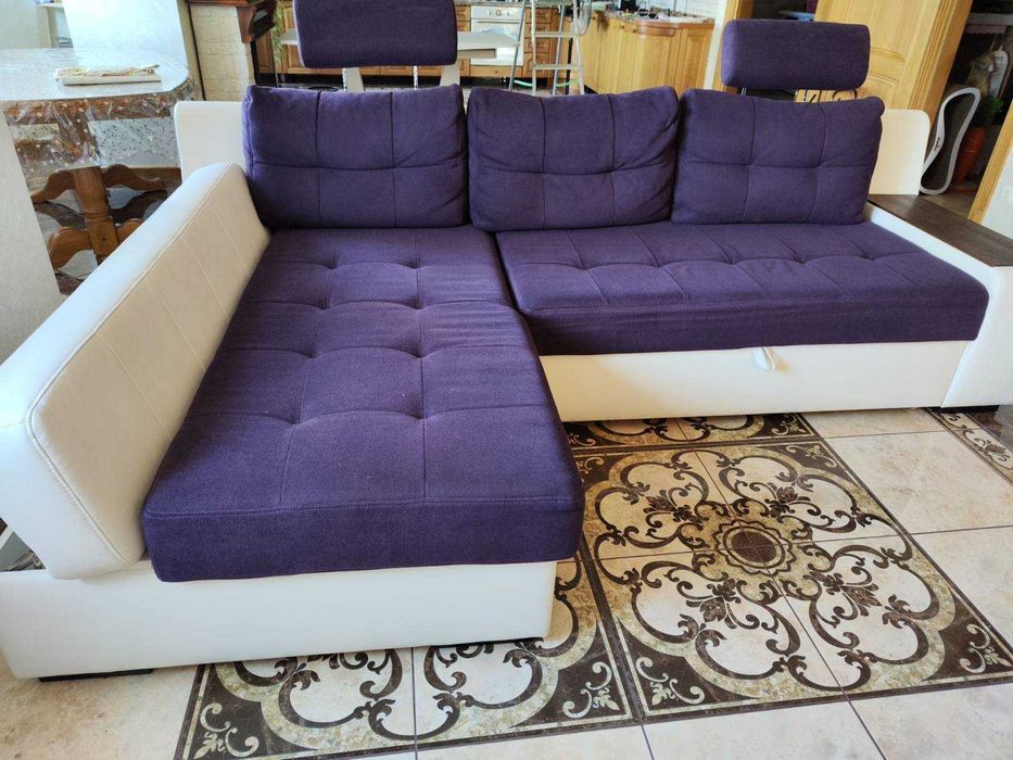 Диван шкіряний Довжина 273; ширина - 105, у розкладеному вигляді- 180.