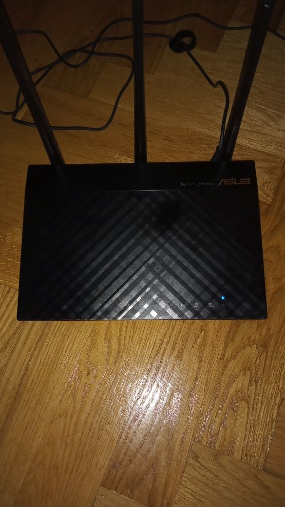 Router Asus RT-AC66U