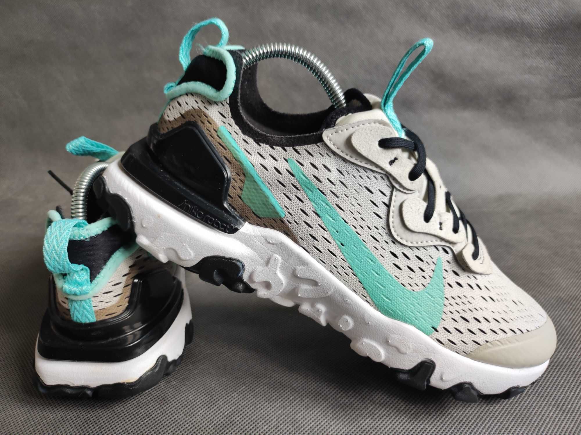 - NIKE React Vision GS  - Buty do biegania r. 39