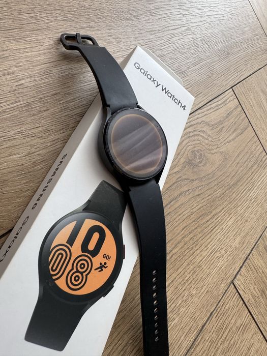 Samsung galaxy watch 4 GPS/ WI FI