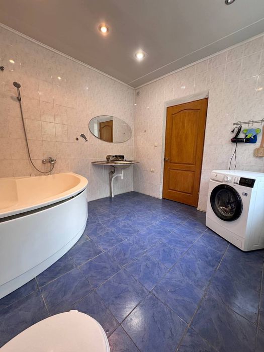 Продам 2х этажний дом в Подгороднем