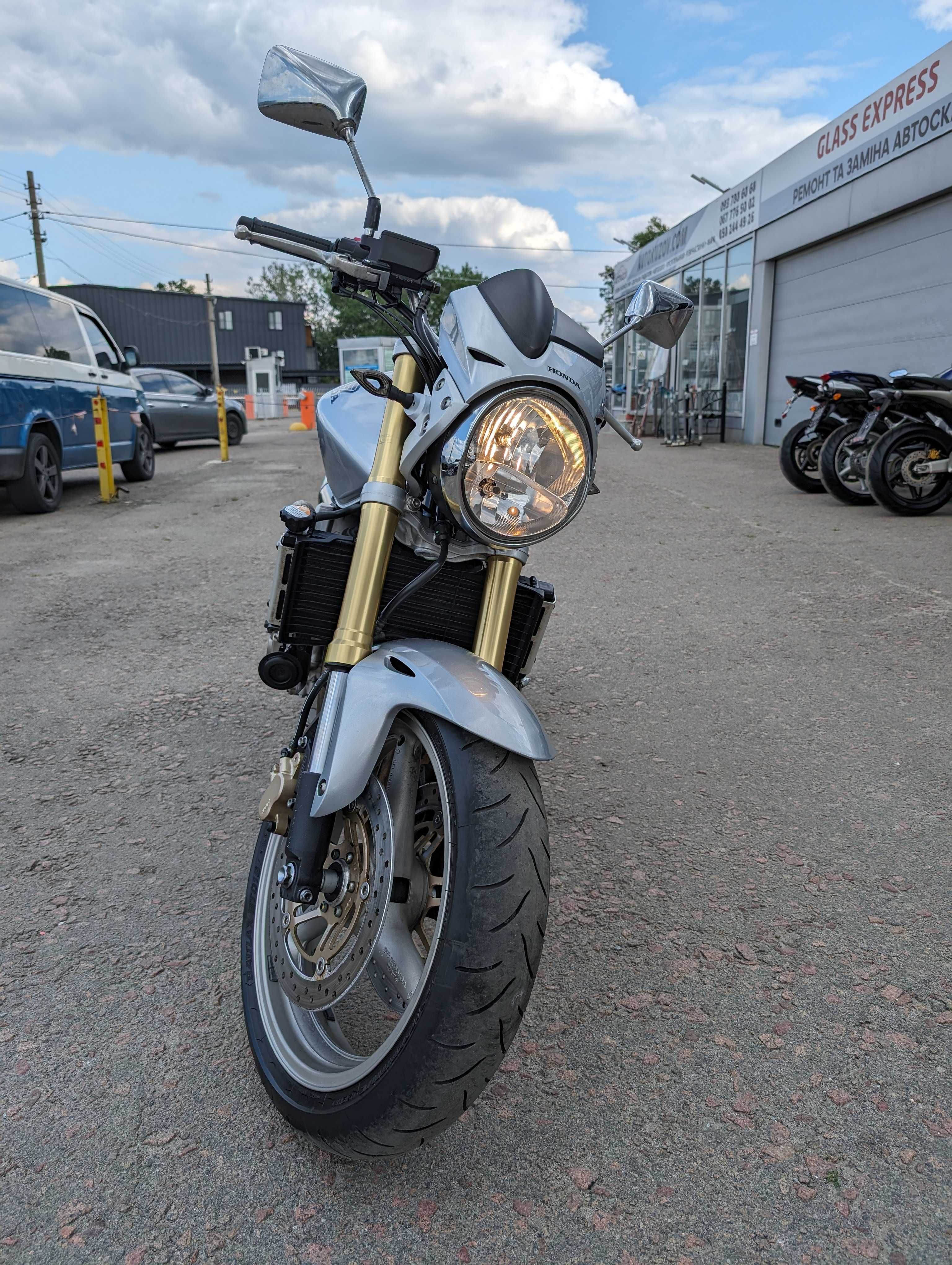 Мотоцикл Honda CB600F Hornet Silver MoToBaZa