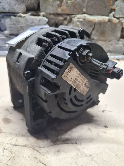 Генератор Renault Trafic Vivaro Megane Scenic Laguna Kango 8200495305