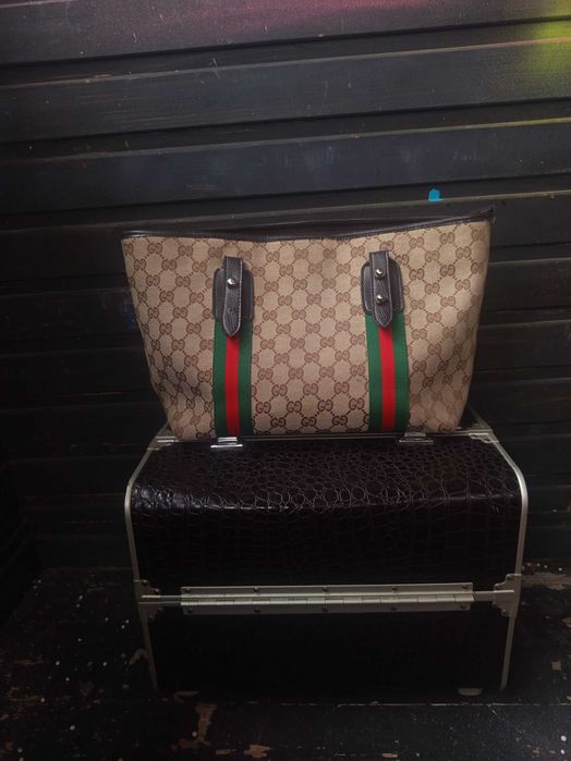 Сумка Gucci оригинал 2000 грн