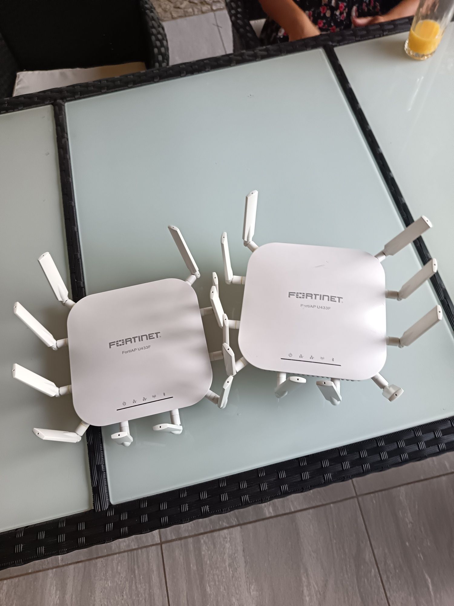 Dwa routery / karty sieciowe Fortinet FortiAP U433F