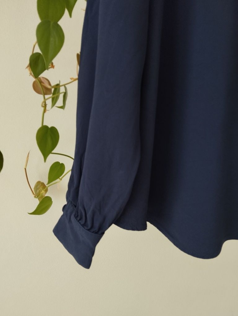 Granatowa, elegancka bluzka z grubej wiskozy, koszulowa, premium r.XL