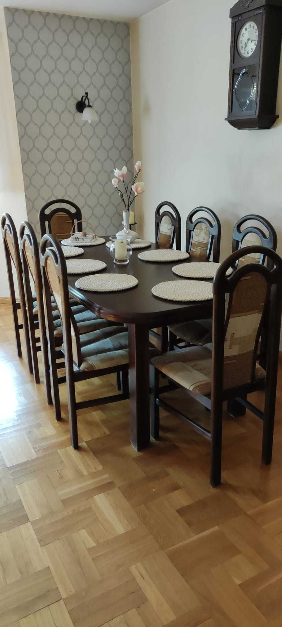Stół 200/300 cm x 100 cm rozkładany z 8 krzesłami z drewna dębowego