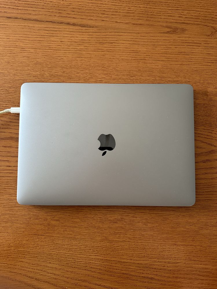 MacBook Pro 13” 8 GB
