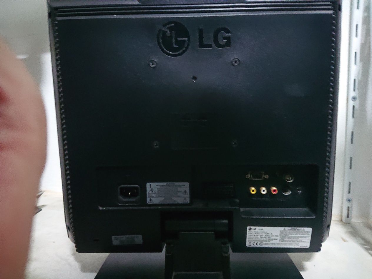 Tv LCD LG 17LS5R vga scart monitor video vigilancia