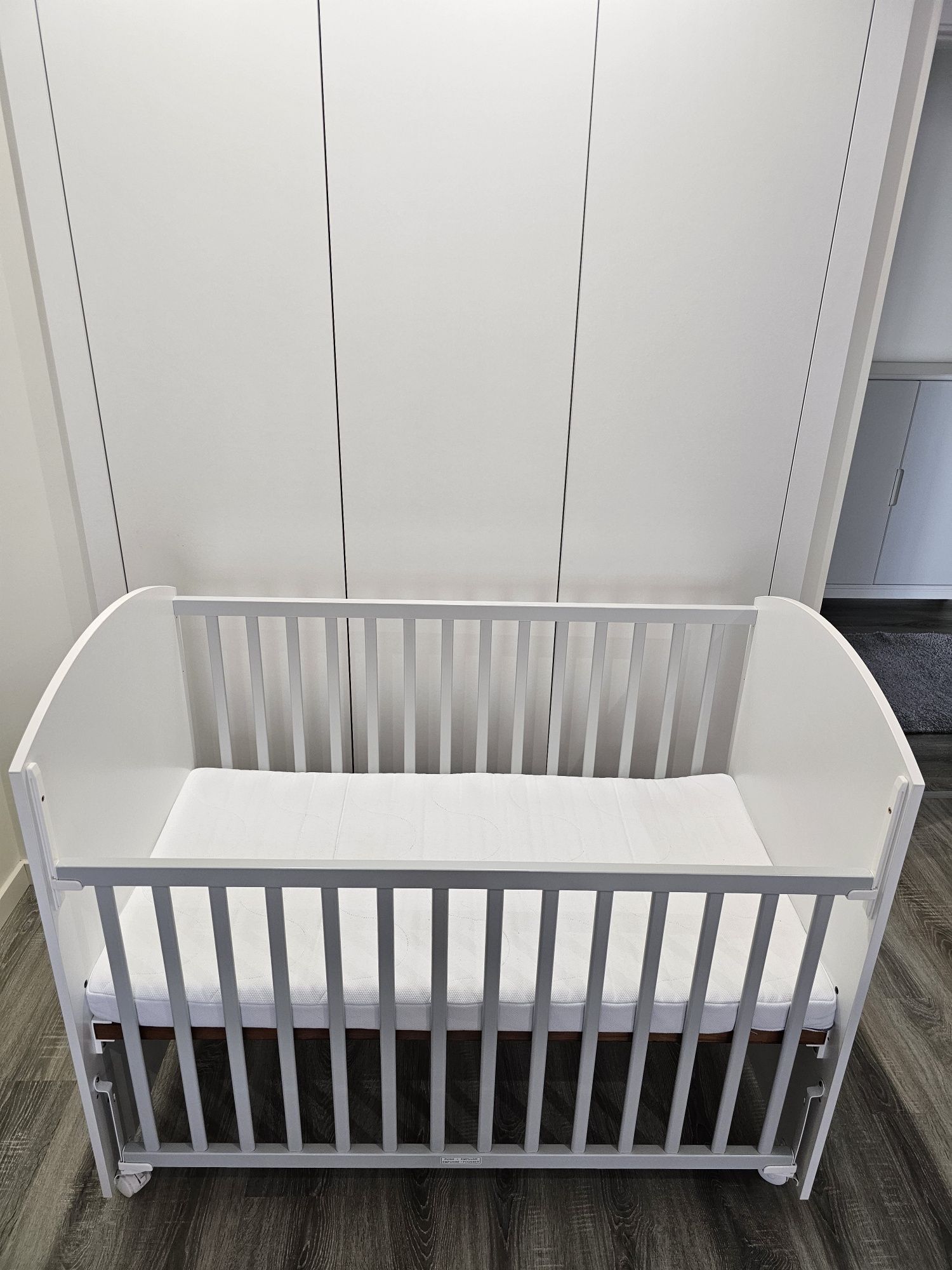 Berço trama como novo com colchão de espuma IKEA 1.60X2.00m