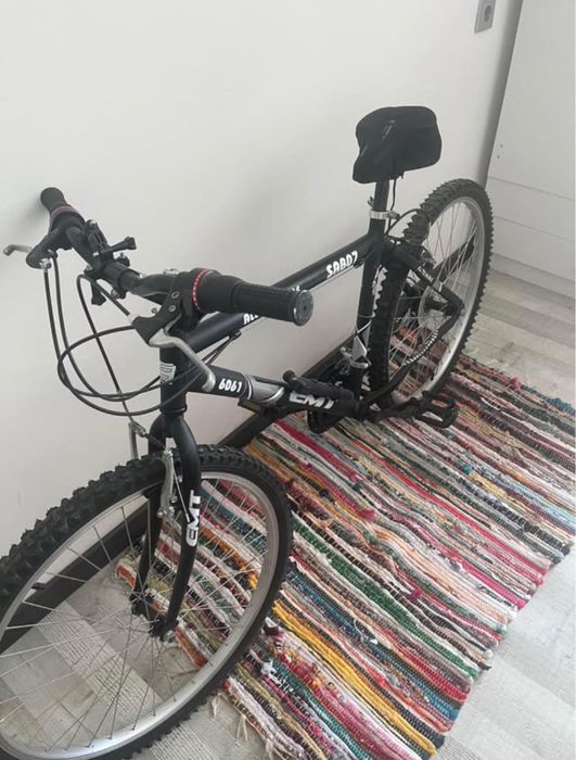Bicicleta semi nova