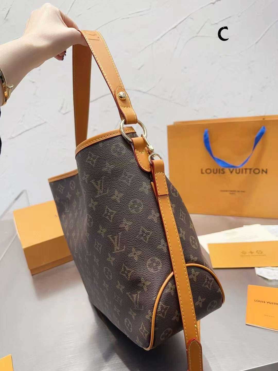 Torebka damska elegancka Louis Vuitton LV  od reki 09-43