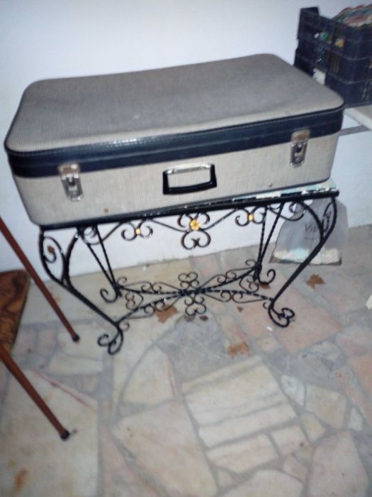 Mala de viagem antiga, grande, padrão pied de poule, com chave