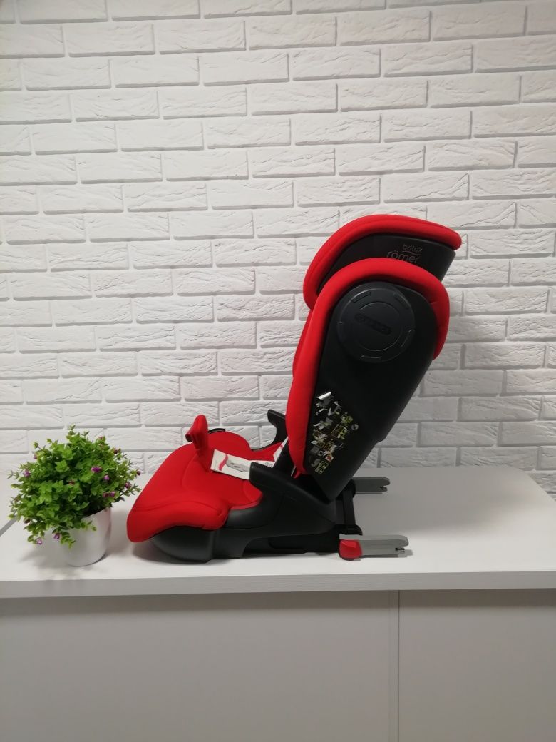 ISOFIX Britax Romer Kidfix 3 S автокрісло 3-12 років автокресло