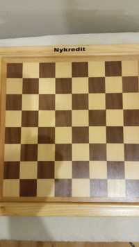 Zestaw gier szachy domino poker kości w drewnianym pudełku