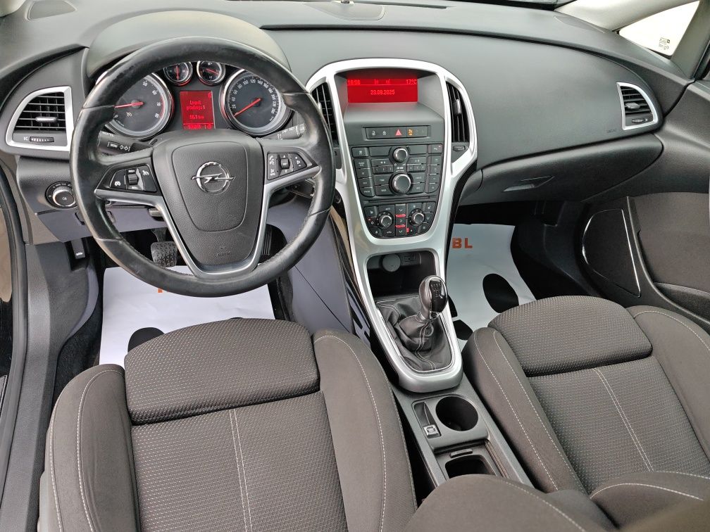 Opel Astra 1.4 turbo / chrom / z Niemiec / klimatronik / super stan