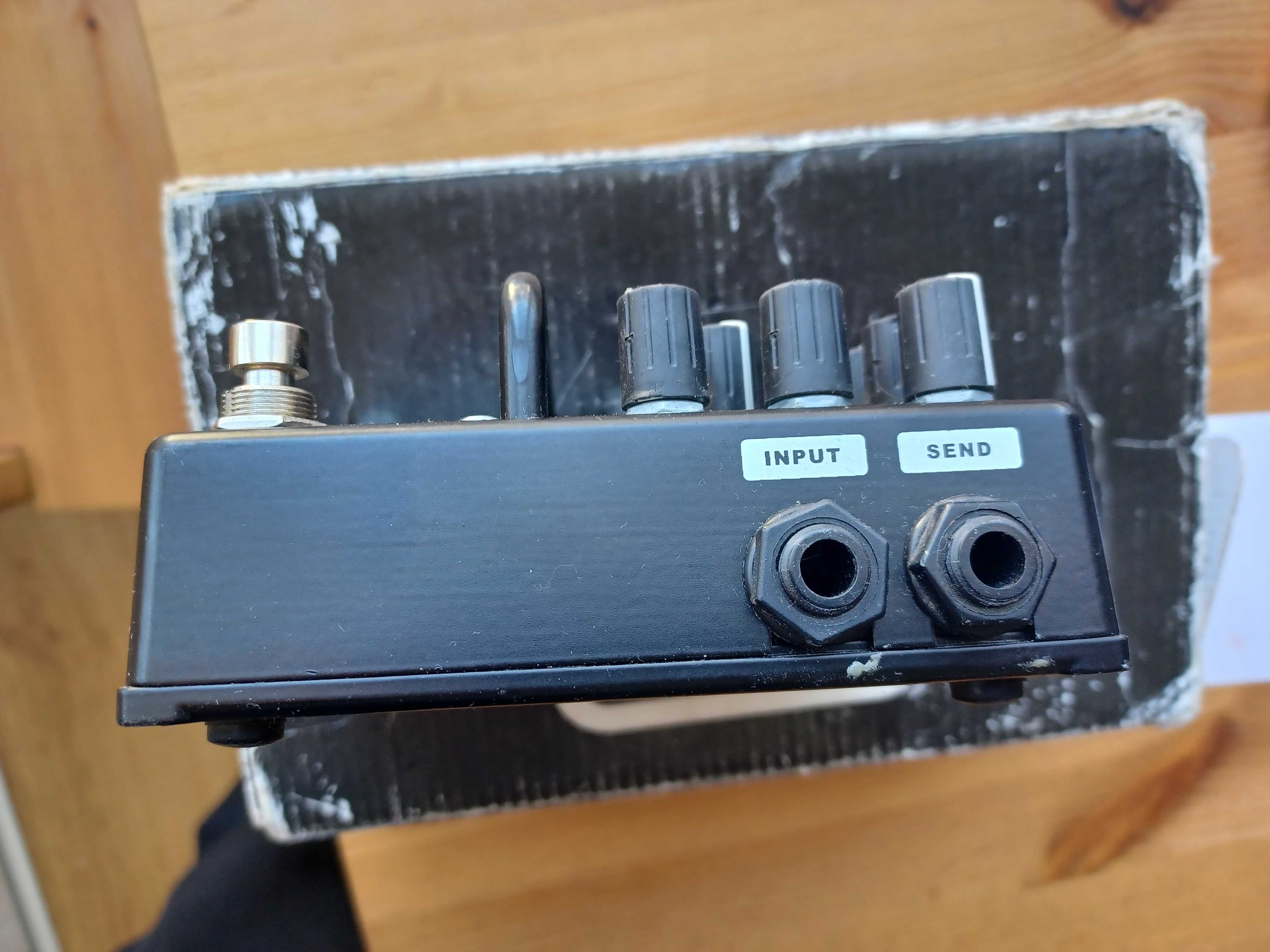 Gitarowy preamp lampowy, AMT SS-11A