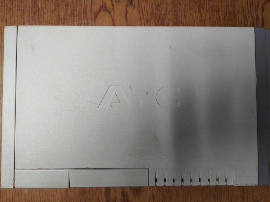 Безперебійник (бесперебойник ИБП) ДБЖ APC Back-UPS CS 500