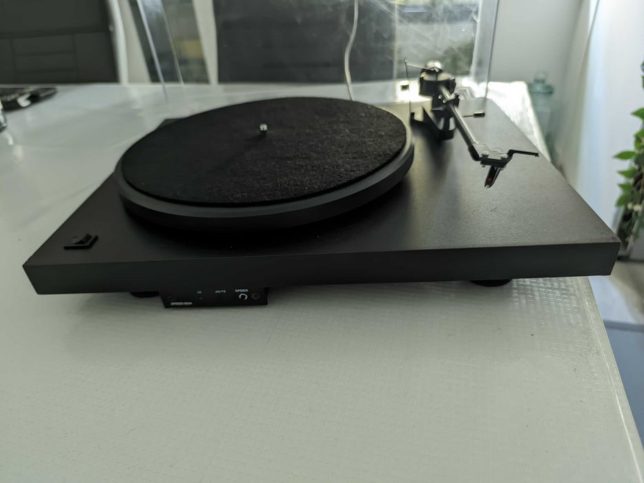 Gira Discos Pro-Ject Debut III SB