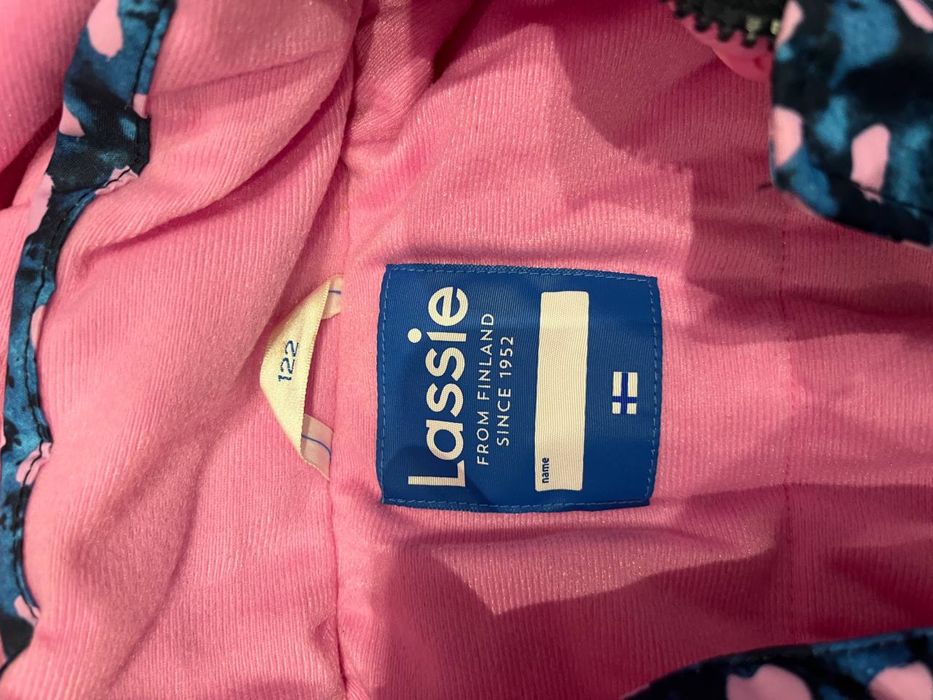 Продам зимний комбинезон Lassie