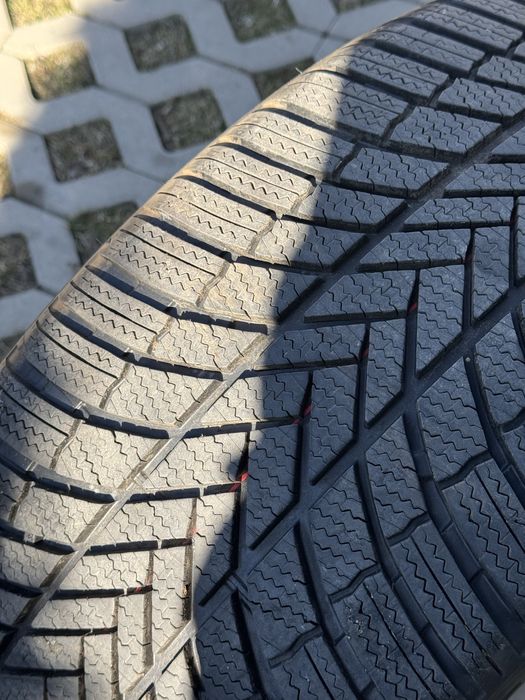 Opony zimowe Bridgestone 245/ 40 r19 prawie nowe