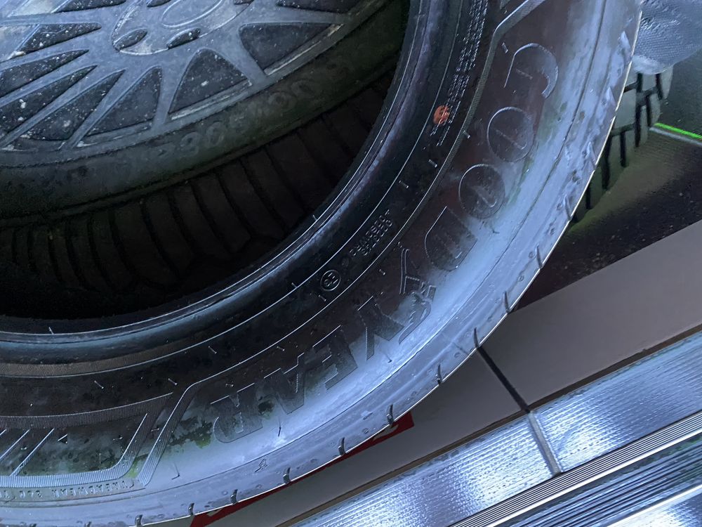 215/60/R17 Goodyear EfficientGrip 2 Suv