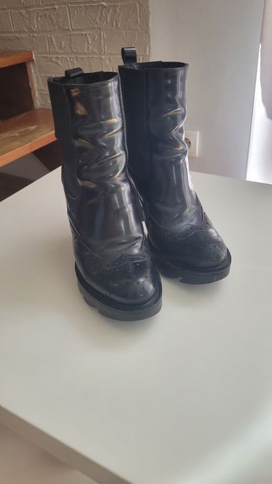 Botki Kazar 36 na słupku