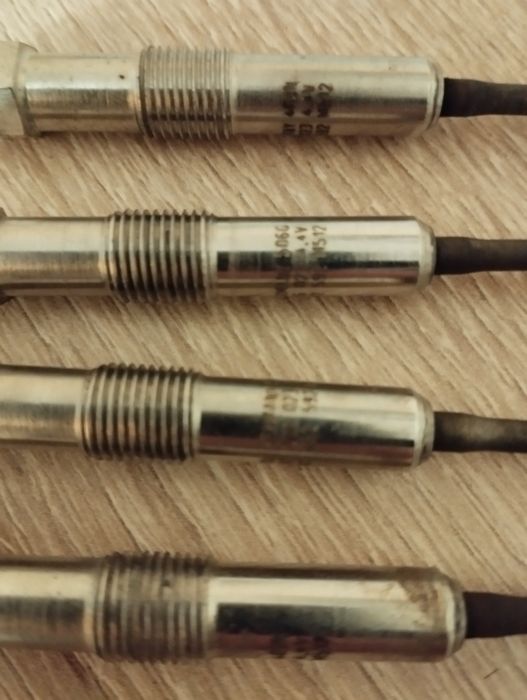 Свічі накалу орегінал ,Беру  GE 110 на 4,4 V .Рено Меган