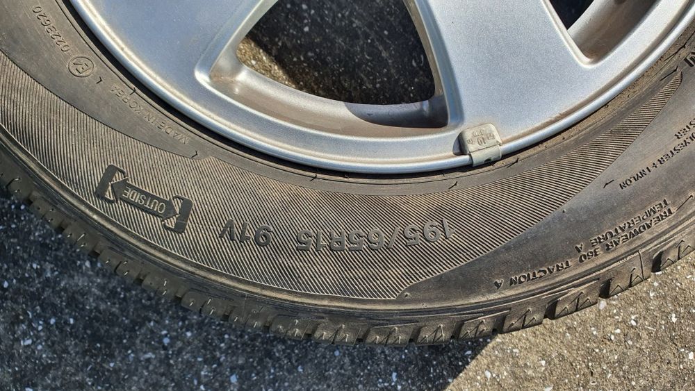 1 jante volvo com pneu