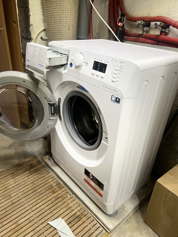 Pralka INDESIT WaterBalance Plus