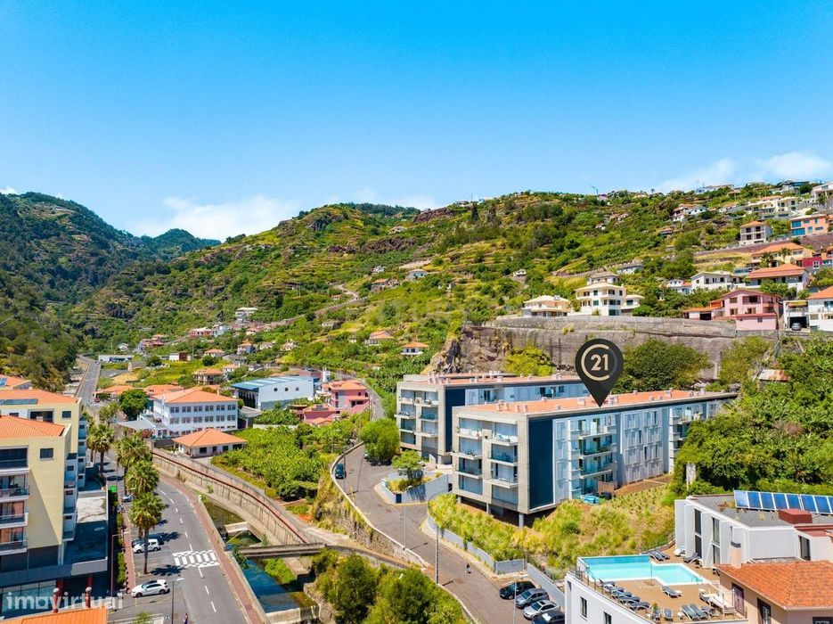 Apartamento T2 no Centro de Santa Cruz com Vista Mar