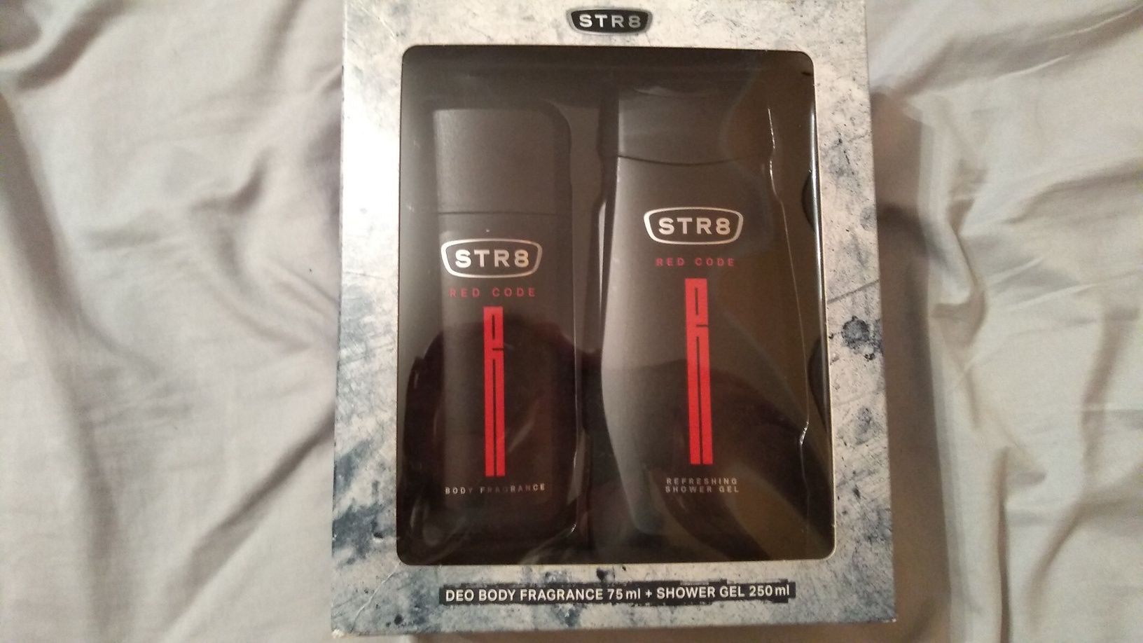 Męski zestaw kosmetyków STR8 Red Code dezodorant + żel pod prysznic