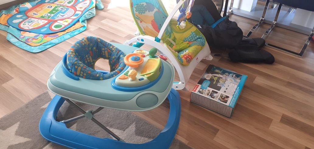 Karuzela Fisher Price melodyjkami pilotem