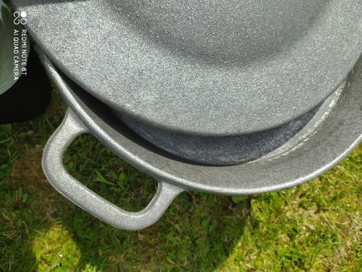Patelnia żeliwna z pokrywą na ognisko na nóżkach 50cm Żeliwiak