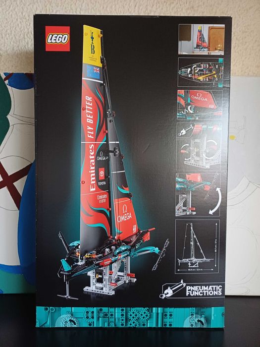 LEGO 42174 Technic Emirates Team New Zealand AC75 Racing Yacht